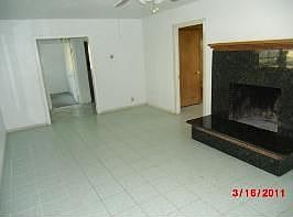 4th image of 34651 Avenue B