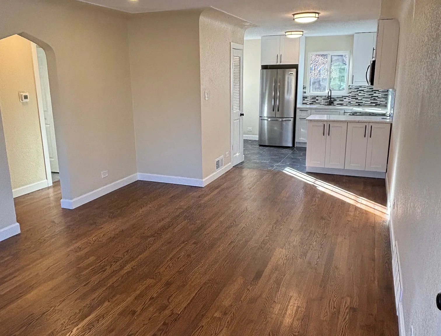 2 bed, 950 sqft, $2,300 — Photo 3
