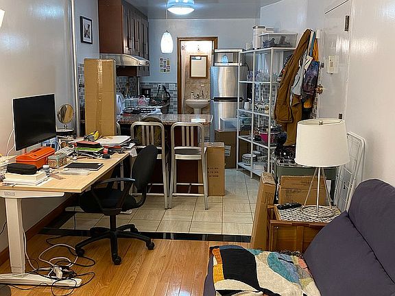 2nd image of 146 Forsyth St #D