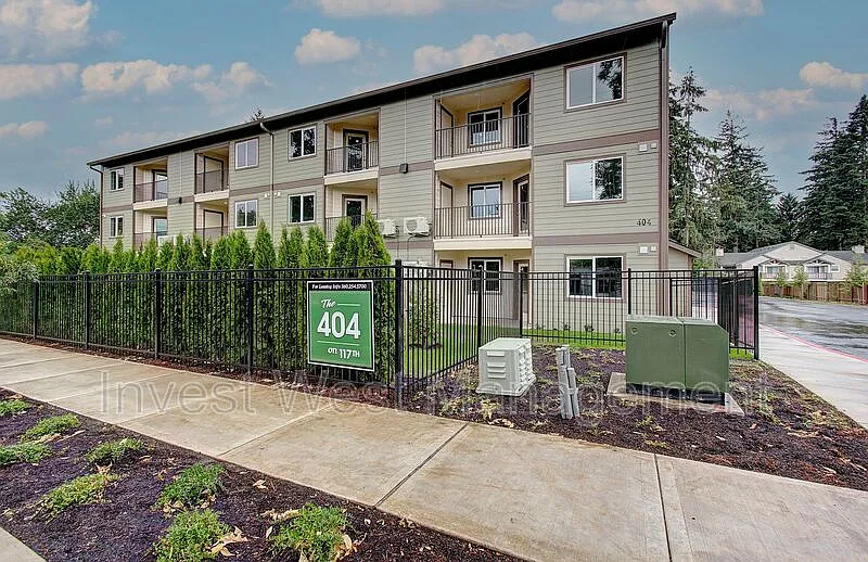 404 NE 117th Ave #111