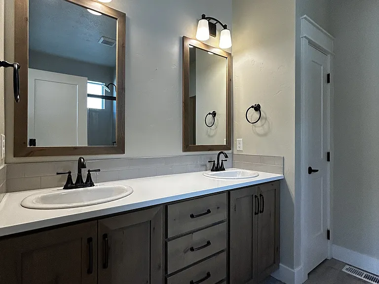 3440 E Girdner Dr — Photo 12
