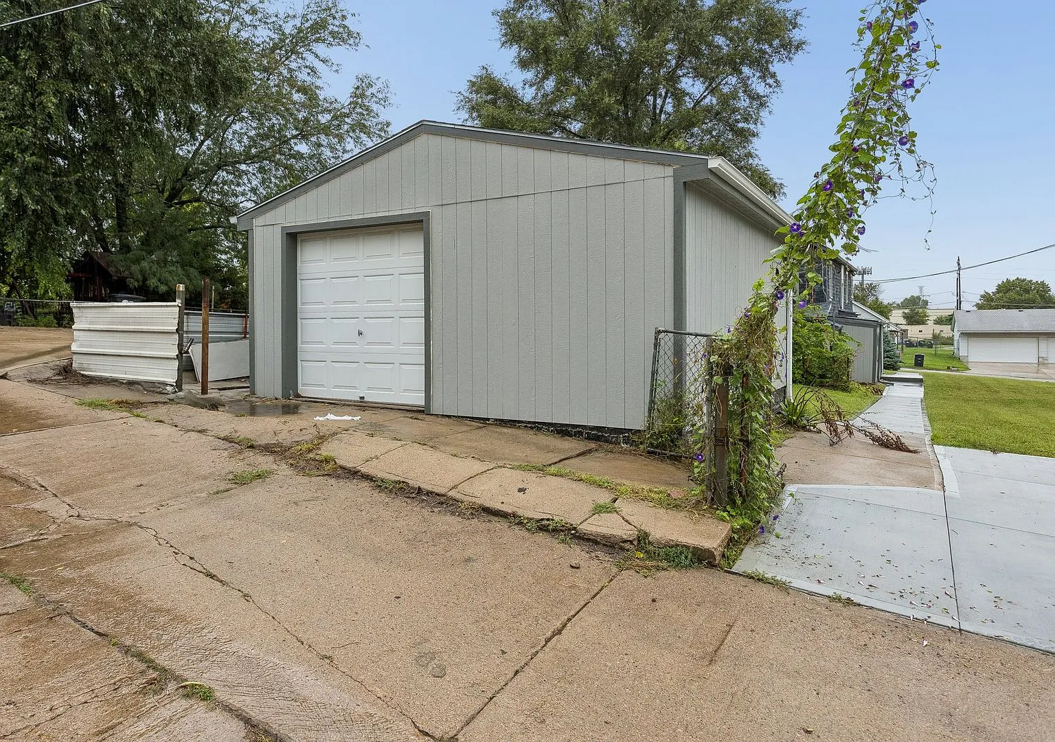 Spacious 3-Bedroom, 2-Bath Home Near Downtown Omaha! — Photo 4