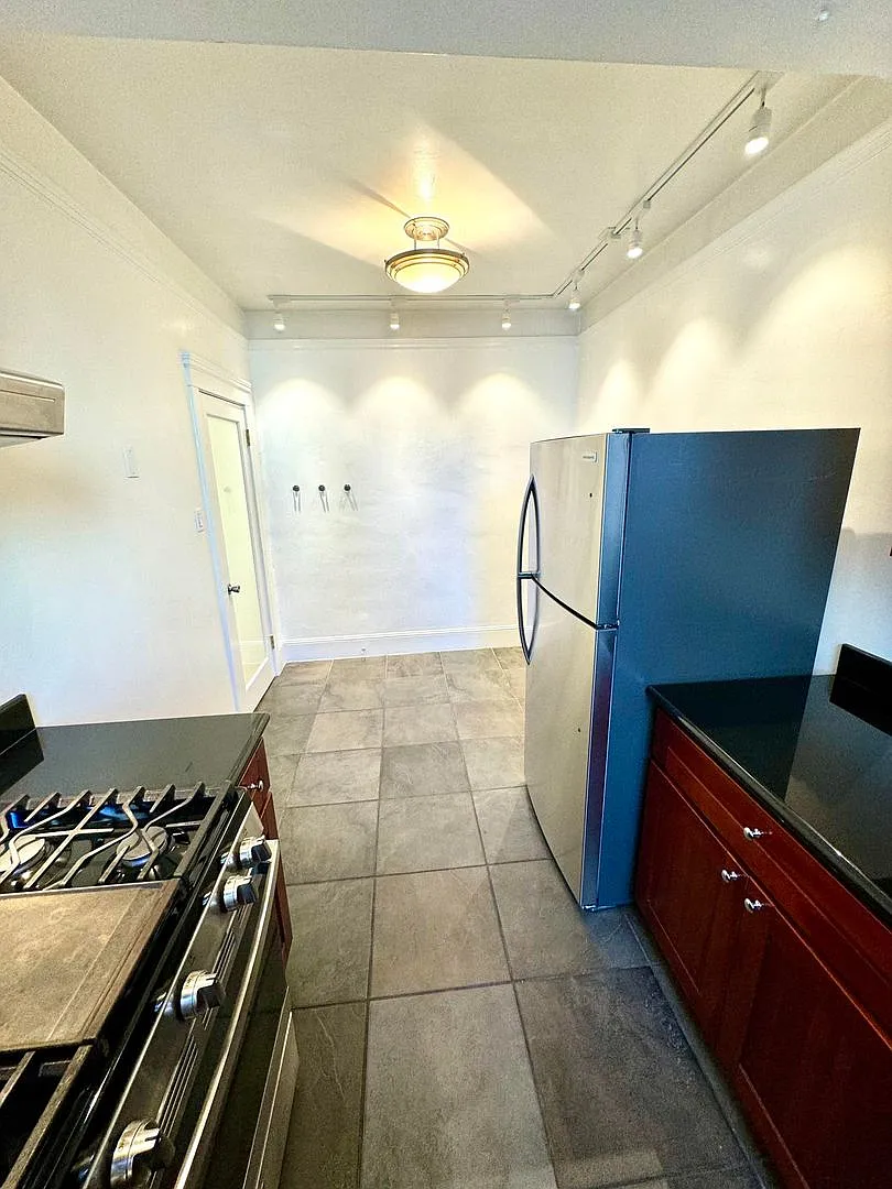 1646 Sutter Street — Photo 1