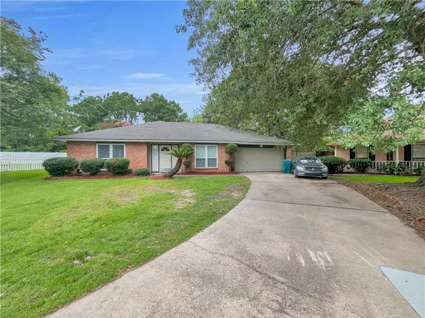 809 Lake Felicity Ct, Slidell, LA 70461
