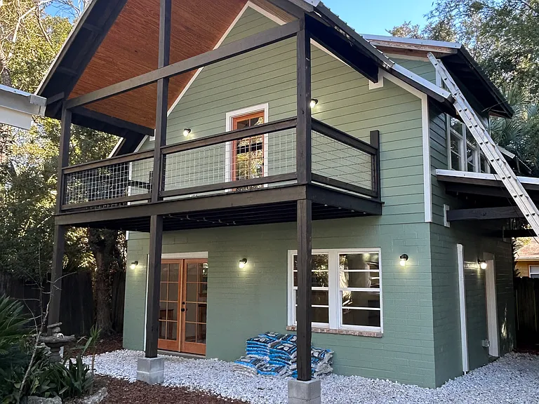 NW 11th Ave — Photo 1