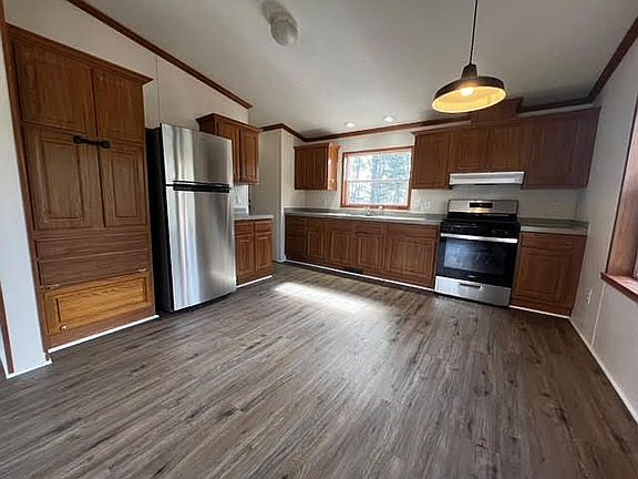 3rd image of 2828 Menominee Trl