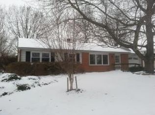 2721 Sherwood Ln, Lancaster, PA 17603