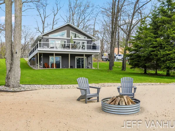 11049 Jacquelyn Ln, Baldwin, MI 49304