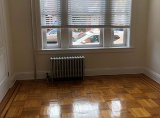 23-24 28th St #1A, Astoria, NY 11105