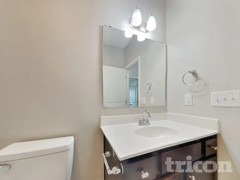 1064 Bitting Hall Cir — Photo 16