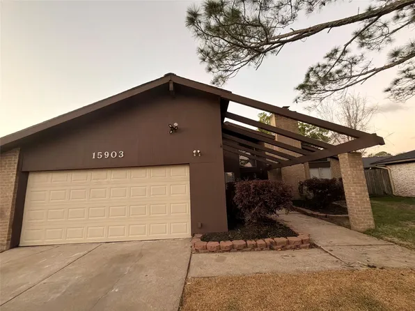 15903 Hickory Knoll Dr, Houston, TX 77059