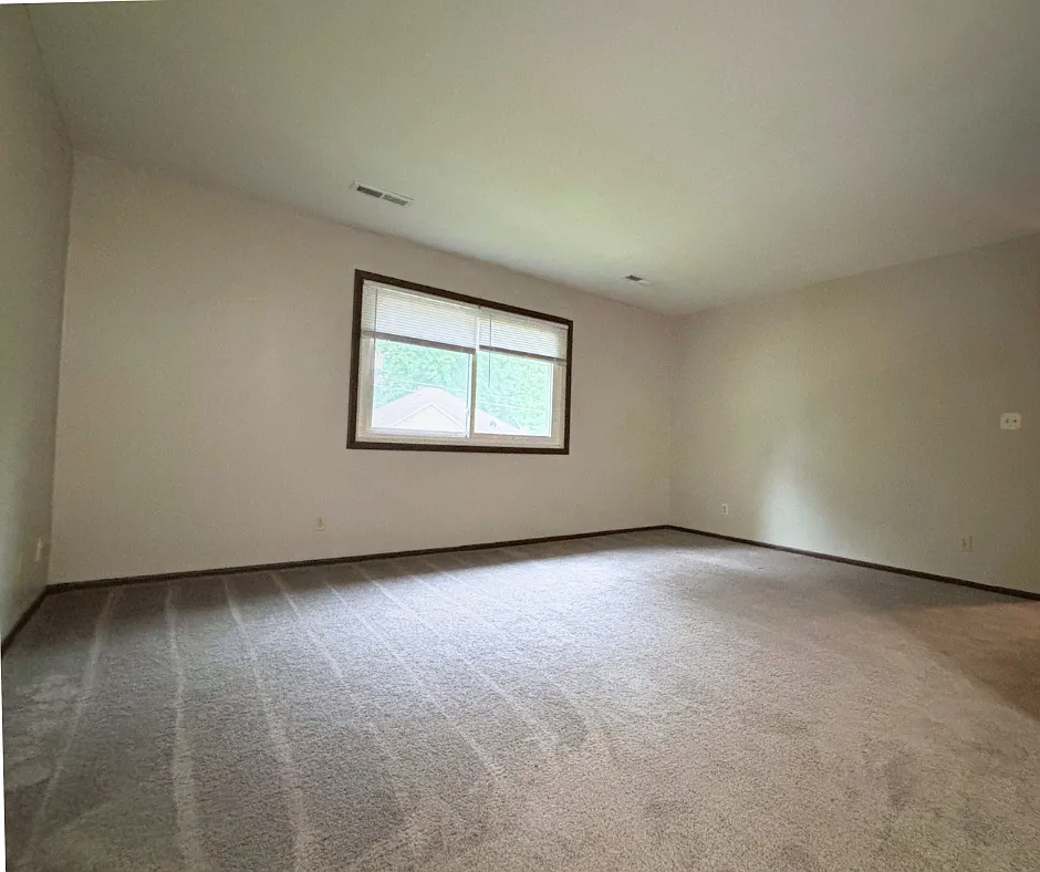 601 Oak Glen Drive — Photo 2