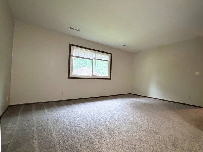 601 Oak Glen Dr #6 — Photo 2