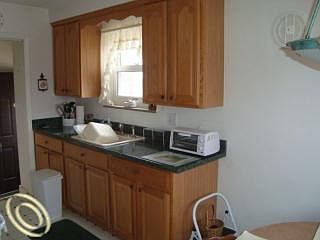4th image of 6111 N Highland St