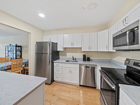 5th image of 2001 Marina Dr #214W