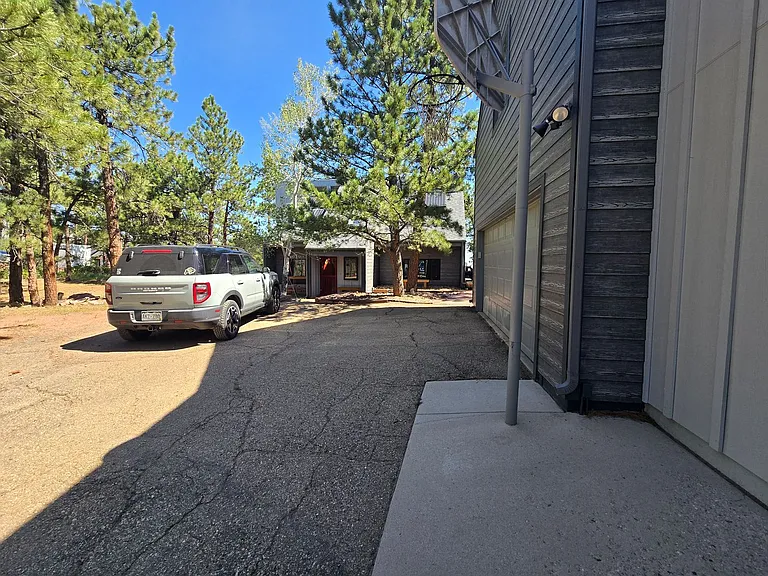 2792 Lee Hill Dr — Photo 40