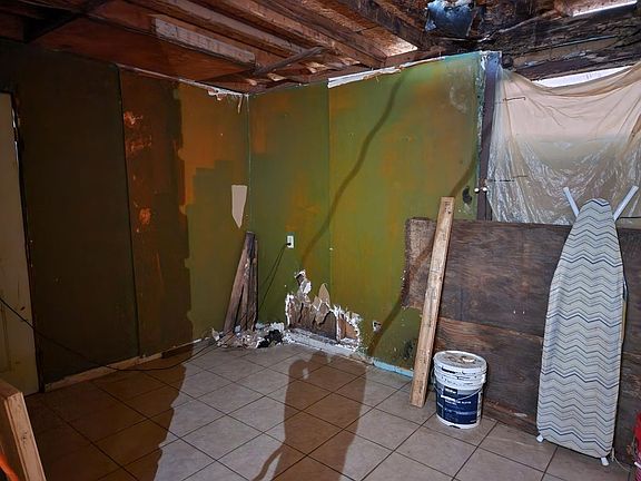 5th image of 116 W Aurora Dr