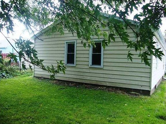 3rd image of 315 Hess Ave