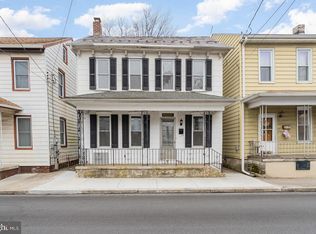 135 S Charlotte St, Manheim, PA 17545