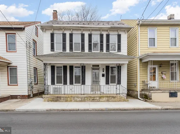 135 S Charlotte St, Manheim, PA 17545