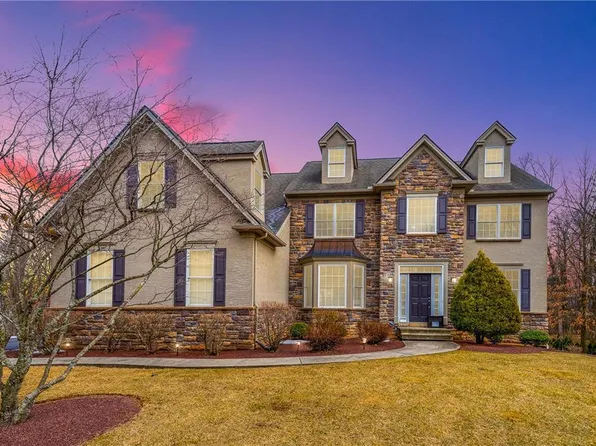 5702 Belmont Circle Upper, Allentown, PA 18106