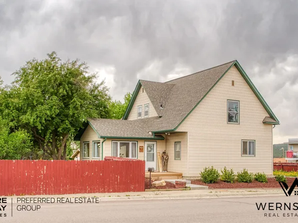 120 S Seneca Ave, Newcastle, WY 82701