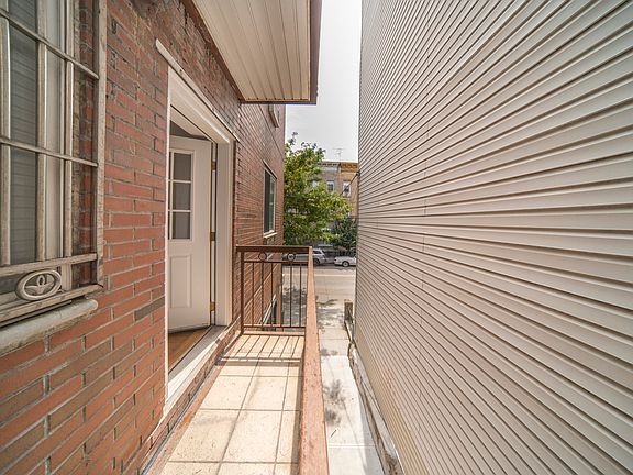 3rd image of 283 Nassau Ave #2L
