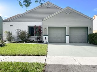 1010 SW 86th Ave, Pembroke Pines, FL 33025