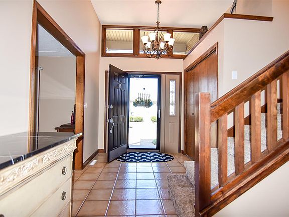 3rd image of 5288 Oakwood Dr
