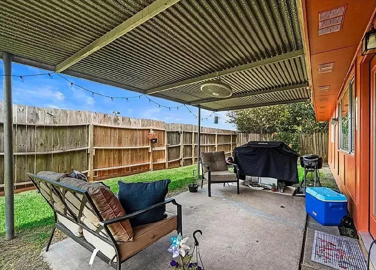 3 bed, 1491 sqft, $2,100 — Photo 1