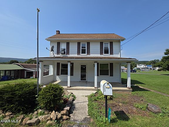 3rd image of 123 Figard St