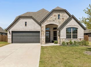 310 Mercer Dr, Nevada, TX 75173