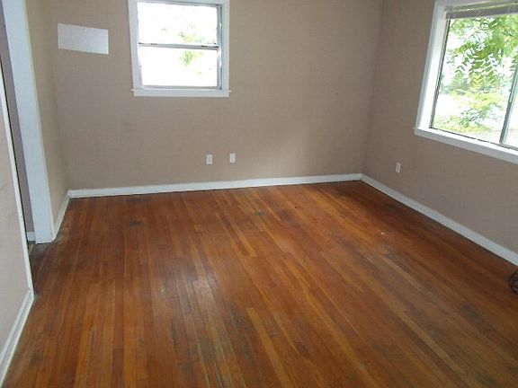 2nd image of 1362 East Ave