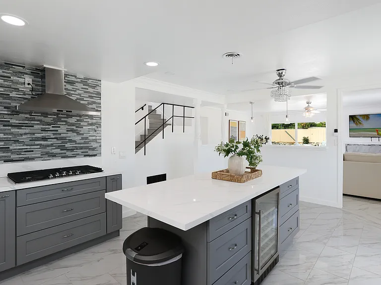 9451 Hyannis Port Dr — Photo 2