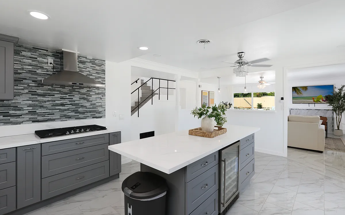 Building Photo - 9451 Hyannis Port Dr