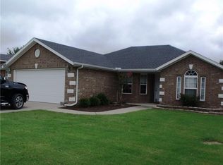 440 Spicewood Trl, Centerton, AR 72719