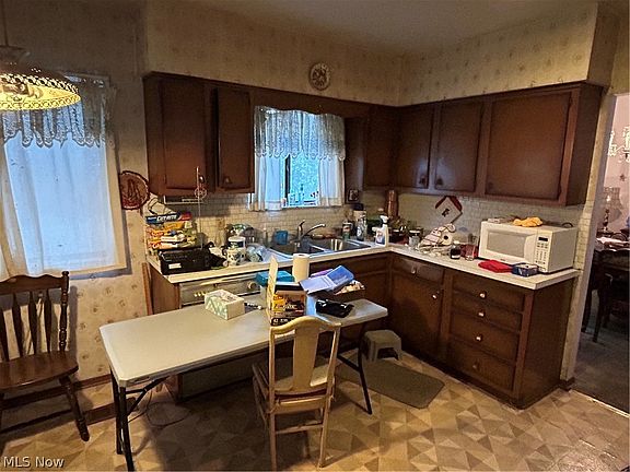 4th image of 7809 York Rd