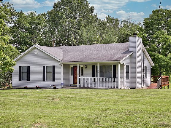 2nd image of 576 Catalpa Ln