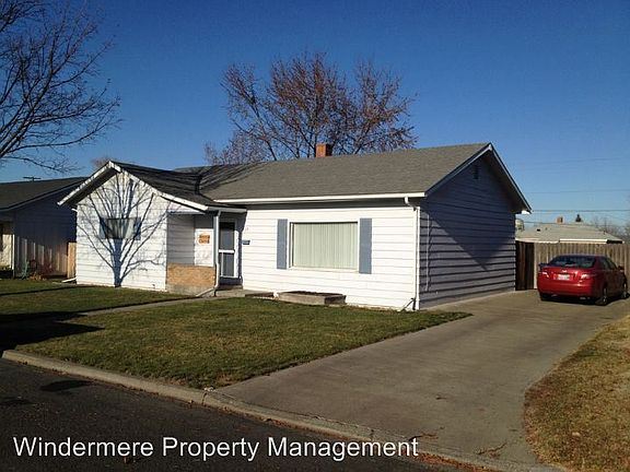 2nd image of 429 SE Mountain View Dr