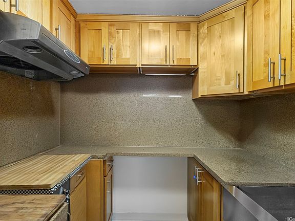 5th image of 5085 Likini St APT B105