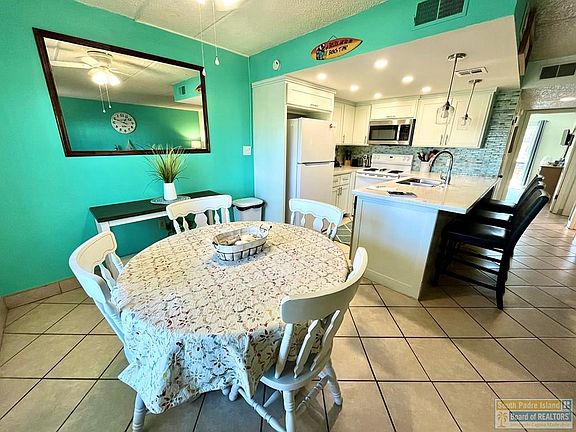4th image of 115 E Amberjack St #110