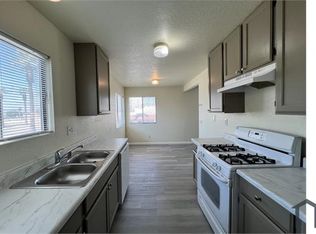 123 E Kimball Ave APT 4, Hemet, CA 92543