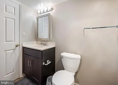 2128 Fleet St #1 - More