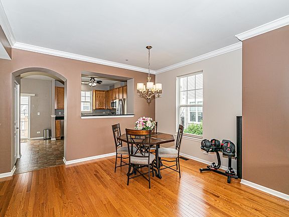 4th image of 214 Laurel Ave