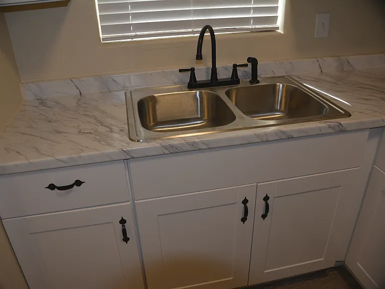 1121 N 25th Pl #1 — Photo 8