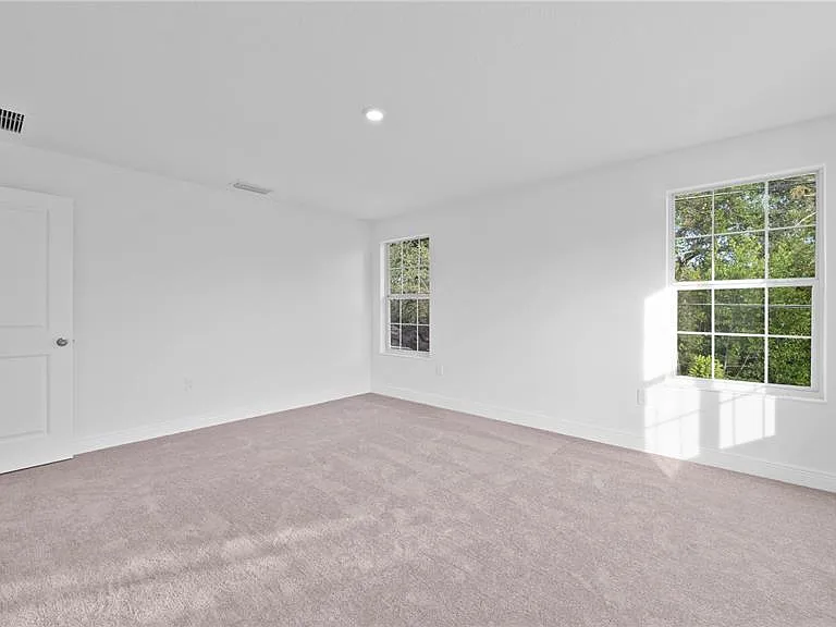 1156 37th Ave NE — Photo 30