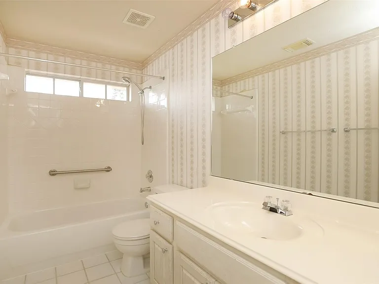 7502 Holly Court Est — Photo 35