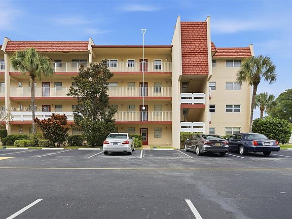 2nd image of 1035 Country Club Dr APT 208