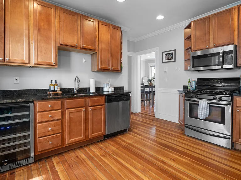 22 Buttonwood St #1 — Photo 8