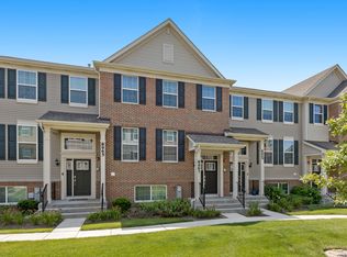 8967 Disbrow St, Huntley, IL 60142